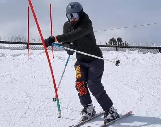 Intermediate Snow Skiing Course