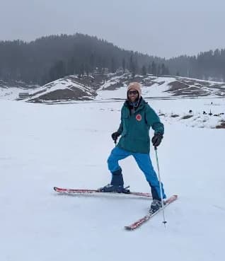 Intermediate Snow Skiing Course